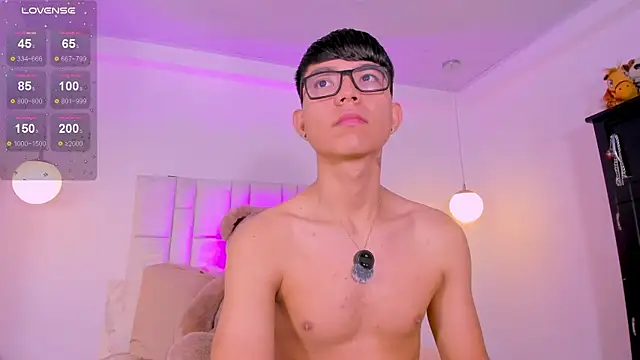 CodyTwink online show from April 18, 2026, 1:24 pm