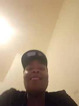 AllLeggs online show from April 15, 2026, 4:51 am