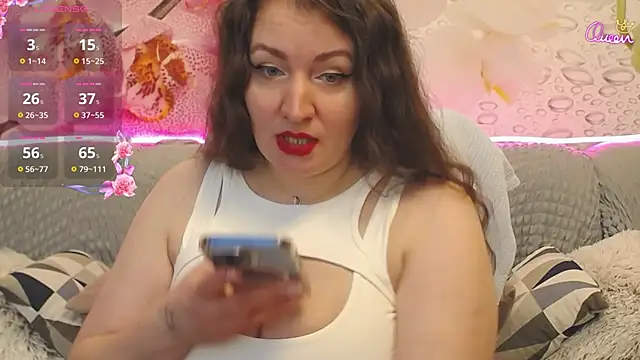 Snapshot of Nataly_cute chatting on February 12, 2026, 8:19 pm Nataly cute online show from February 12, 2026, 8:19 pm