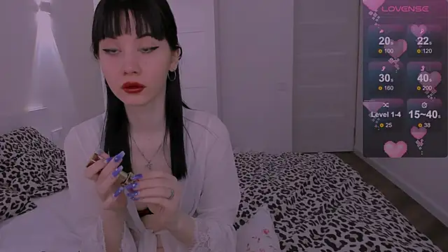 CoddleWeeper  online show from February 11, 2025, 6:08 am