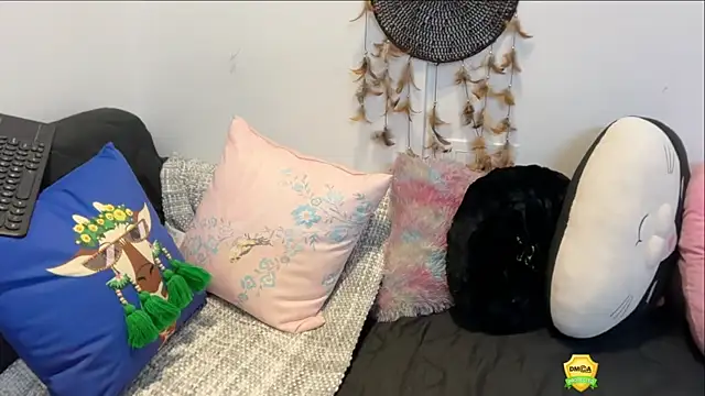 Unique-Beauty online show from September 24, 2025, 4:46 pm