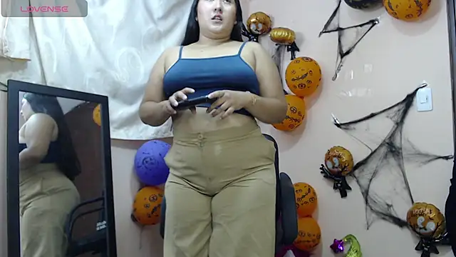 cherrycurvyyy online show from November 6, 2025, 7:29 pm