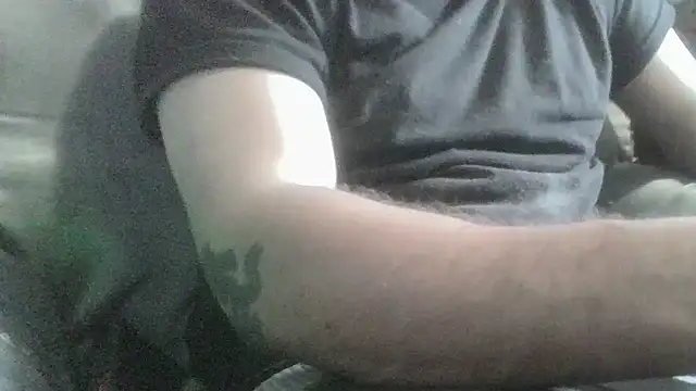 Snapshot of robeaulieu02 chatting on February 22, 2025, 8:42 pm robeaulieu02 online show from February 22, 2025, 8:42 pm