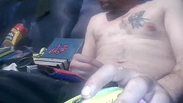 Snapshot of robeaulieu02 chatting on February 26, 2025, 9:12 am robeaulieu02 online show from February 26, 2025, 9:12 am