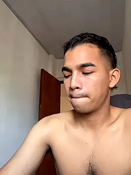 Boypolla11 online show from November 13, 2025, 12:53 pm