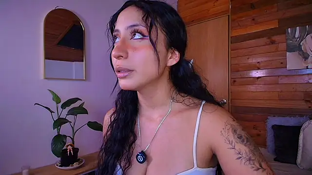 Snapshot of amber_curly chatting on July 8, 2026, 7:47 pm amber curly online show from July 8, 2026, 7:47 pm