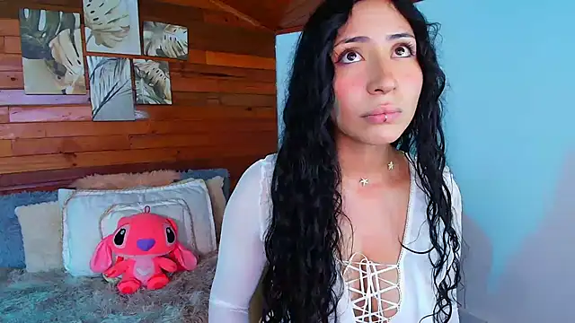 amber curly online show from September 19, 2025, 10:25 pm