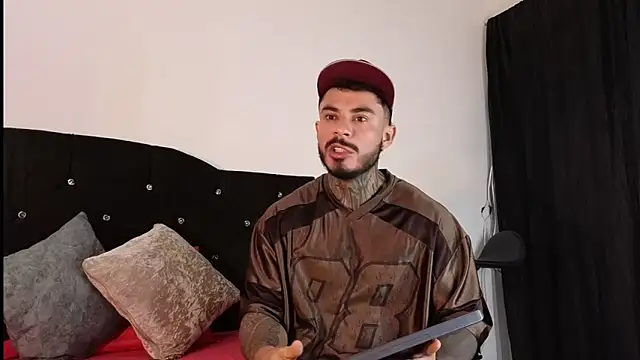 john cartter1 online show from October 13, 2025, 11:01 am