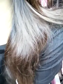 Snapshot of _Linez_ chatting on December 17, 2024, 7:26 pm Linez online show from December 17, 2024, 7:26 pm