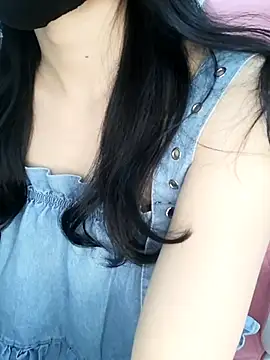 Snapshot of _Linez_ chatting on March 17, 2025, 6:32 pm Linez online show from March 17, 2025, 6:32 pm