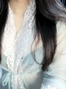  Linez  online show from November 6, 2025, 5:06 pm