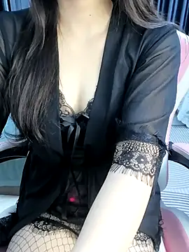 Snapshot of _Linez_ chatting on October 11, 2025, 5:58 pm Linez online show from October 11, 2025, 5:58 pm