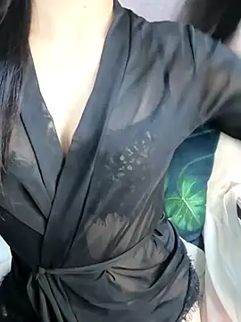  Linez  online show from November 13, 2025, 5:50 pm