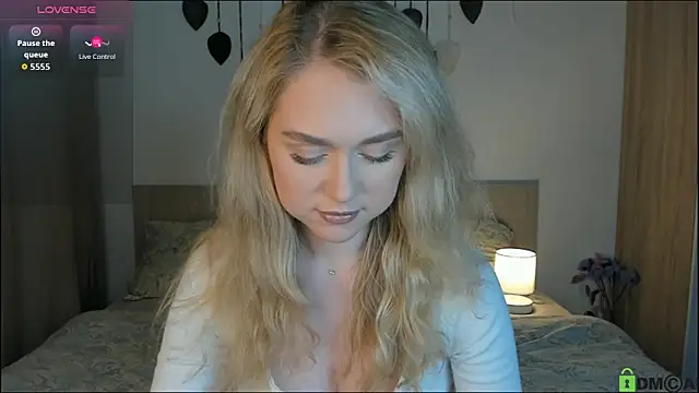 TheVanessaMaes online show from September 15, 2025, 11:38 pm