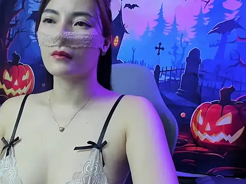 Sugar lipsz online show from October 16, 2025, 6:32 am