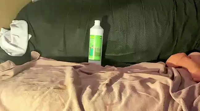 Snapshot of Geilerjung69 chatting on December 18, 2024, 4:28 pm Geilerjung69 online show from December 18, 2024, 4:28 pm