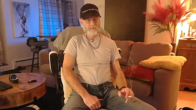 Towndude123 online show from February 24, 2025, 2:19 am