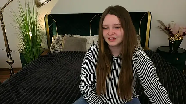 MagicPeachh  online show from March 31, 2026, 5:53 am