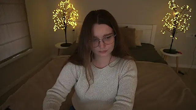 MagicPeachh  online show from September 24, 2025, 1:06 pm