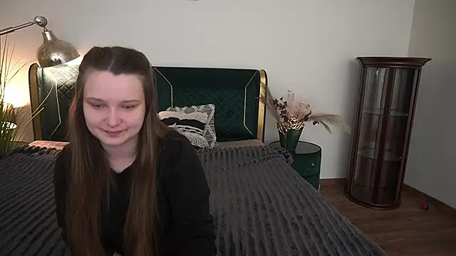 Snapshot of MagicPeachh_ chatting on June 2, 2026, 6:24 am MagicPeachh online show from June 2, 2026, 6:24 am
