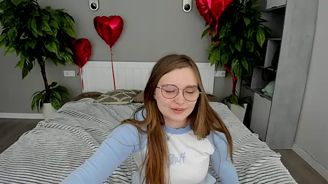 MagicPeachh  online show from March 17, 2025, 5:16 pm