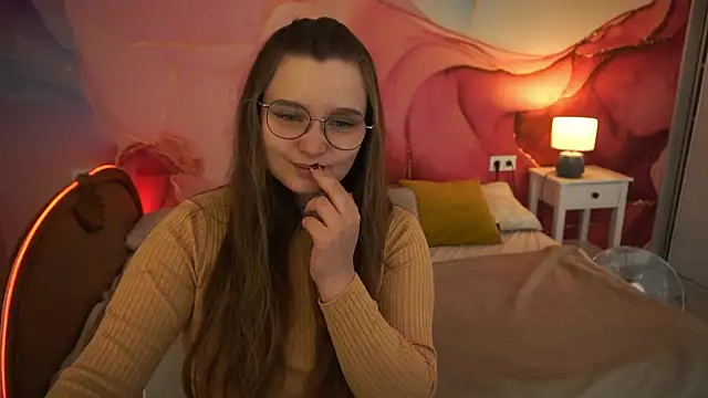 MagicPeachh  online show from September 29, 2025, 12:55 pm