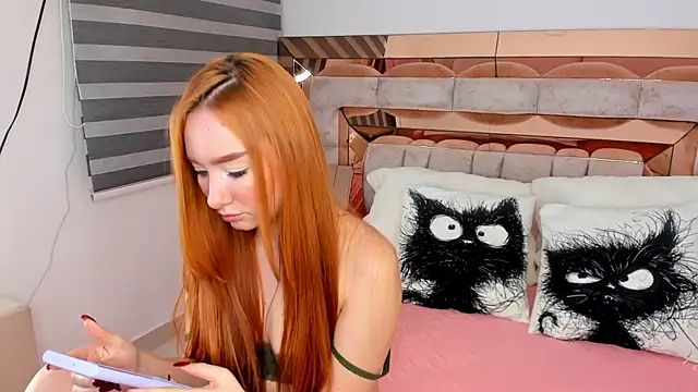 Snapshot of CamiiLovers chatting on December 3, 2025, 2:23 am CamiiLovers online show from December 3, 2025, 2:23 am