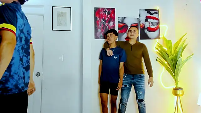 oversizedxguys online show from April 17, 2026, 1:08 am