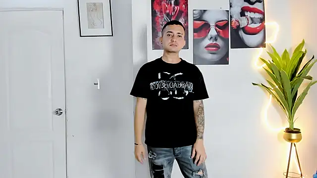 oversizedxguys online show from April 13, 2026, 1:20 am