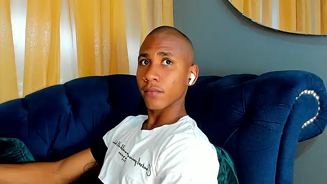 Snapshot of Ethan_Fox11 chatting on March 7, 2025, 1:51 pm Ethan Fox11 online show from March 7, 2025, 1:51 pm