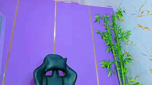 scarlet-jonesx online show from October 4, 2025, 4:58 am