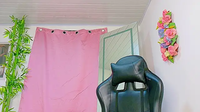 scarlet-jonesx online show from February 22, 2026, 11:50 pm