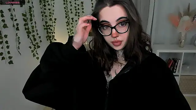 Snapshot of Dixi_Pixi_ chatting on July 4, 2026, 10:21 am Dixi Pixi online show from July 4, 2026, 10:21 am