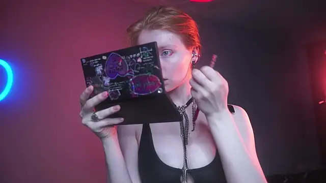 ginger hugs online show from September 17, 2025, 10:12 pm