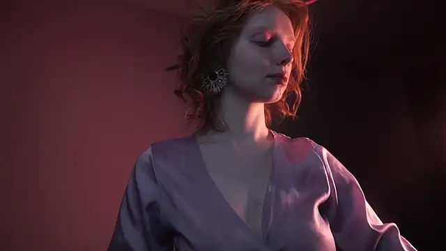 ginger hugs online show from October 7, 2025, 10:11 pm