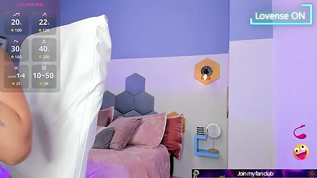 Snapshot of Chloe_fischer_ chatting on October 22, 2025, 3:44 pm Chloe fischer online show from October 22, 2025, 3:44 pm