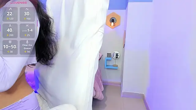 Snapshot of Chloe_fischer_ chatting on October 10, 2025, 4:30 pm Chloe fischer online show from October 10, 2025, 4:30 pm