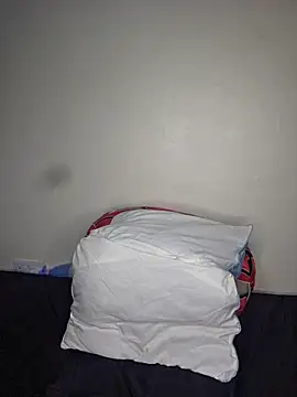 Snapshot of freaky_j_ chatting on April 23, 2026, 2:51 am freaky j online show from April 23, 2026, 2:51 am