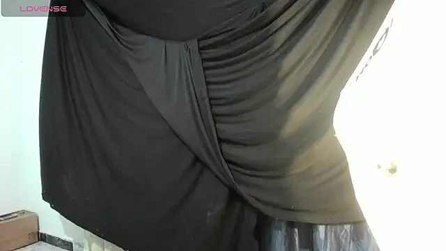Snapshot of latinaStepmom chatting on May 30, 2026, 11:54 pm latinaStepmom online show from May 30, 2026, 11:54 pm
