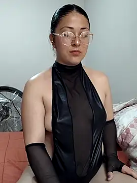 Snapshot of LisbethMoore_ chatting on December 18, 2025, 3:49 pm LisbethMoore online show from December 18, 2025, 3:49 pm