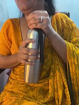 Snapshot of Spicy_sari_girl chatting on May 20, 2026, 1:57 am Spicy sari girl online show from May 20, 2026, 1:57 am