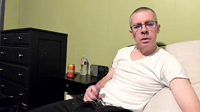 ImportantEquator0 online show from October 16, 2025, 11:29 am