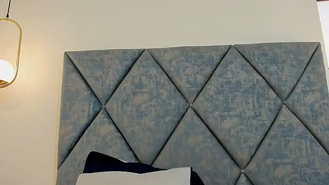 FreyaMoller online show from January 9, 2026, 1:51 pm