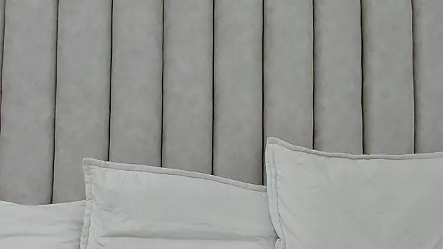 FreyaMoller online show from October 21, 2025, 7:24 pm