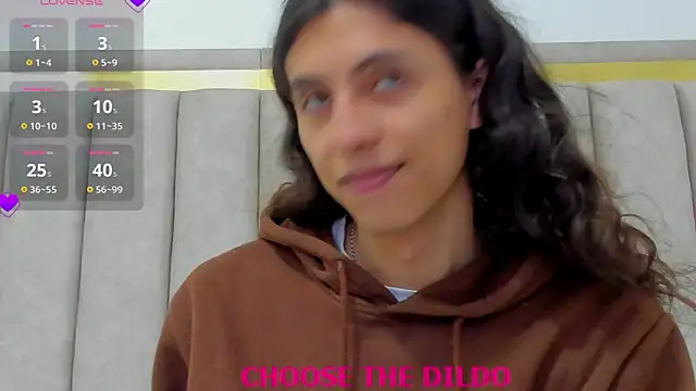 FreyaMoller online show from November 18, 2025, 7:17 pm