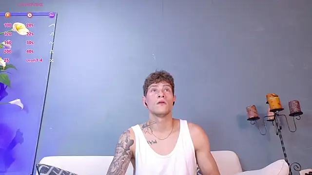 Snapshot of french_sexx chatting on October 30, 2025, 1:37 am french sexx online show from October 30, 2025, 1:37 am