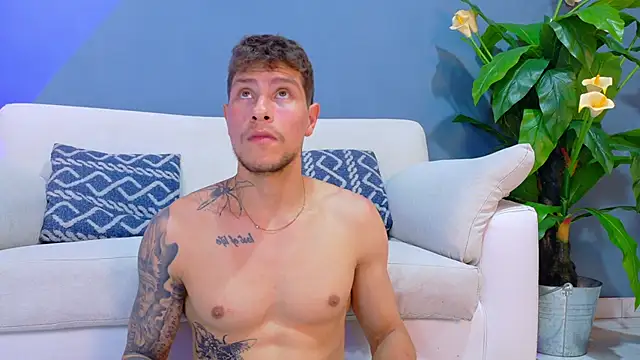 Snapshot of french_sexx chatting on October 1, 2025, 1:33 am french sexx online show from October 1, 2025, 1:33 am