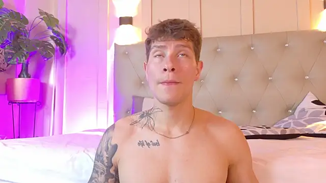 Snapshot of french_sexx chatting on October 16, 2025, 8:28 pm french sexx online show from October 16, 2025, 8:28 pm