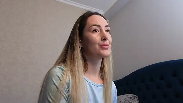 kimmie meow online show from March 20, 2025, 6:53 pm