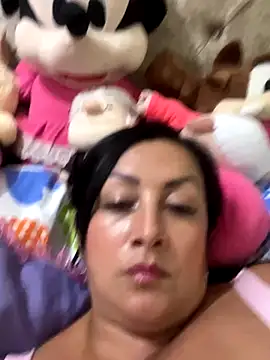 Milk chloe online show from November 20, 2025, 7:25 pm